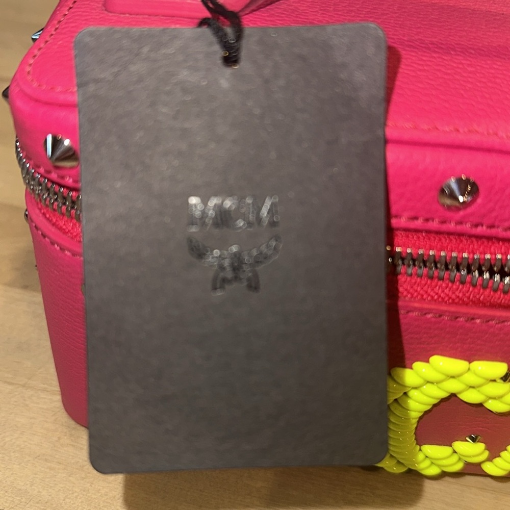 MCM LOVE POTION COSMETIC CASE - Picture 8 of 15